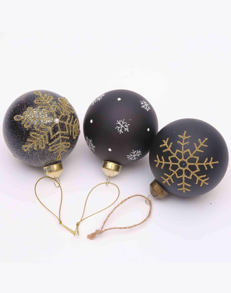 Christmas glass ball decoration